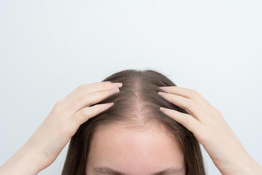 Mbjellja e flokëve tek femrat